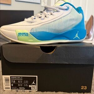 Nike Air Zoom Basketball Shoes - White, Blue, and Green